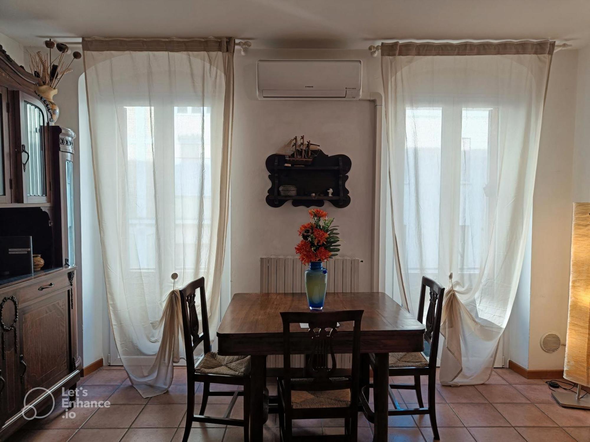 Timeless Home Deluxe Smart Cinema Suite With Netflix & Disney ปาร์มา ภายนอก รูปภาพ